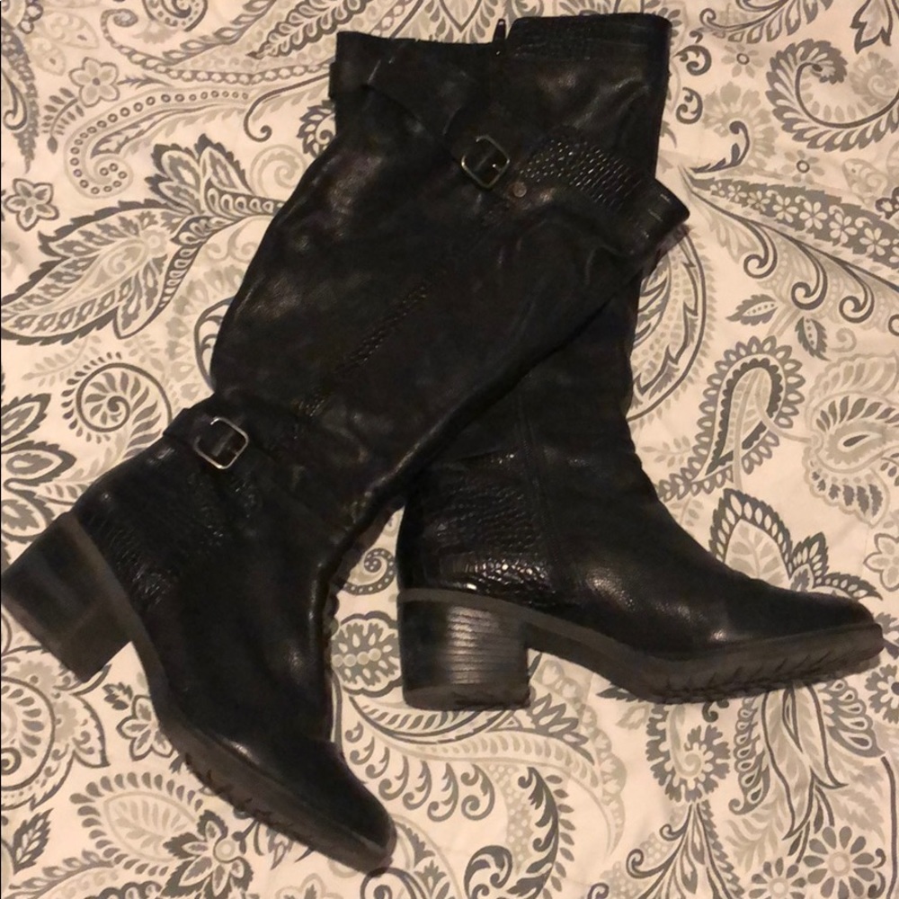 Women’s Naturalizer black leather wide calf boots